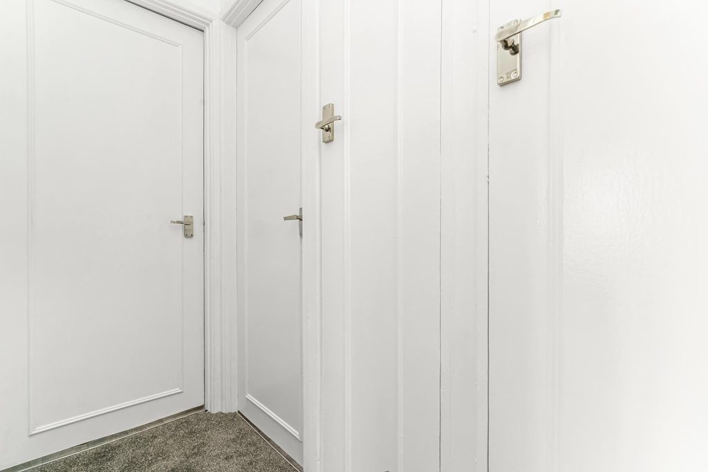 Property photo 3 of 13 Hallway