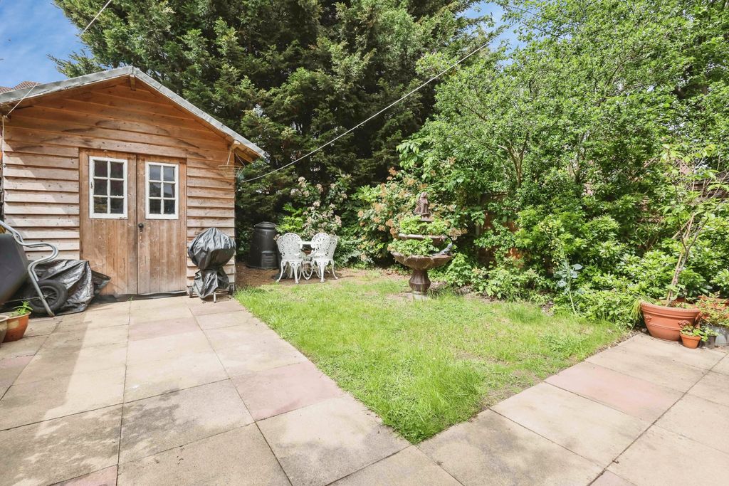 Property photo 3 of 24