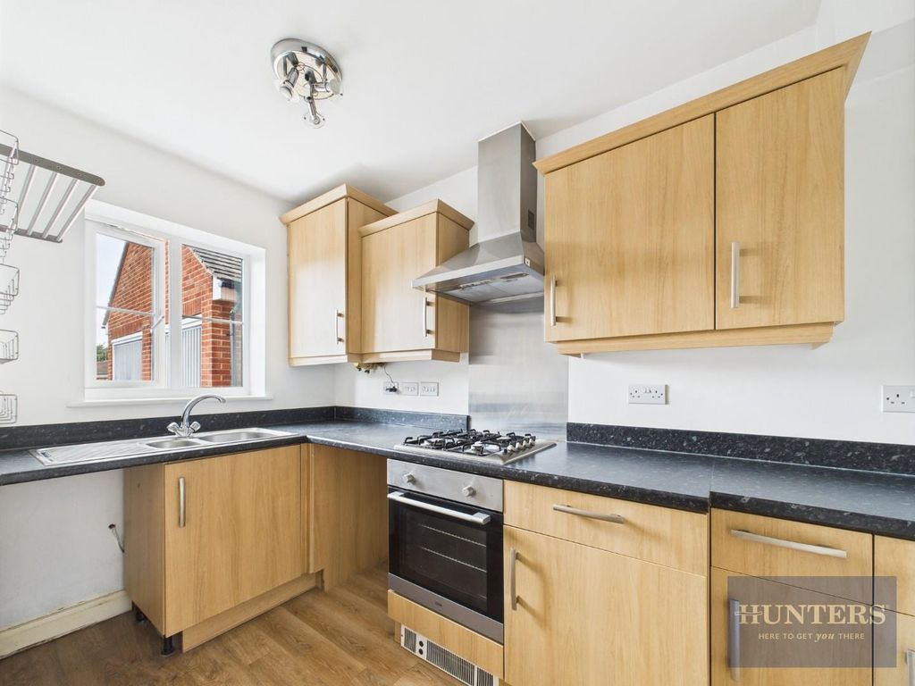 Property photo 2 of 19 Kitchen