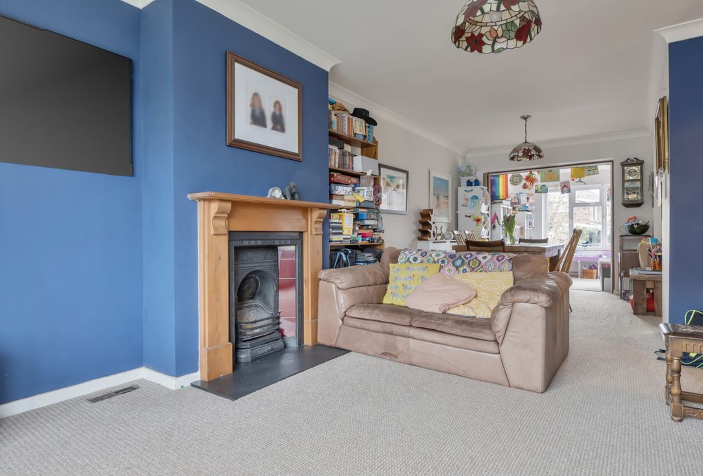 Property photo 3 of 22 1415604-7-699496c...