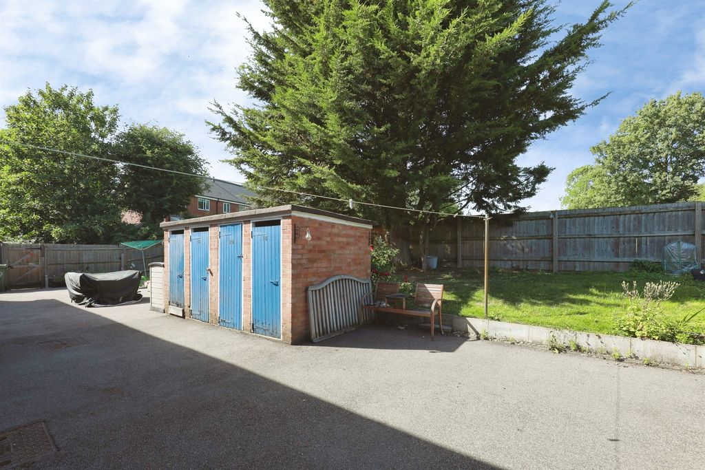 Property photo 3 of 12