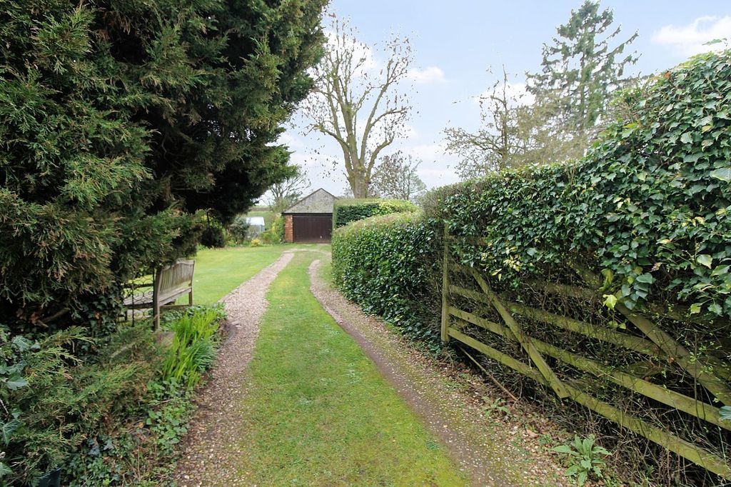 Property photo 3 of 37