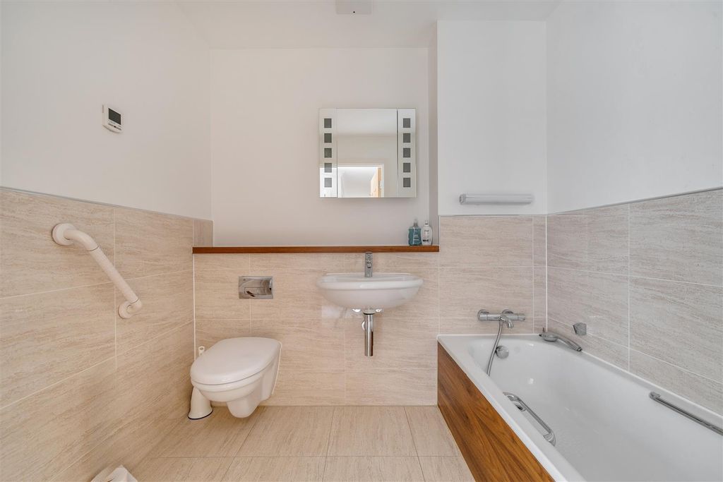 Additional image 8 of 3 bed flat for saleTudor Court, Liphook GU30