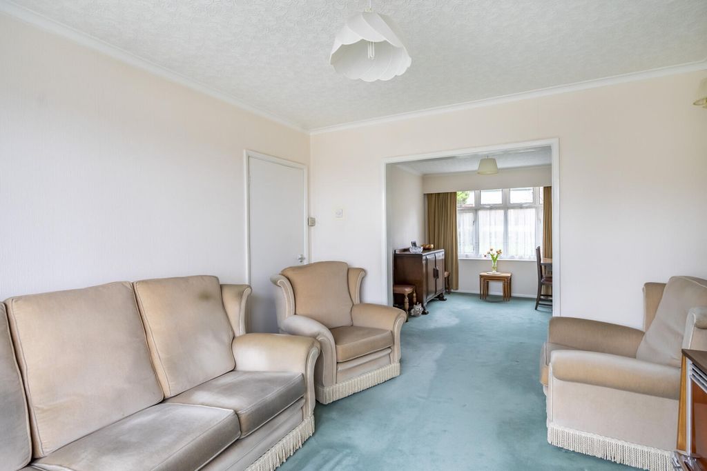 Property photo 3 of 19 Living Room