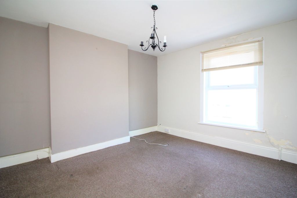 Property photo 2 of 5 Picture 2