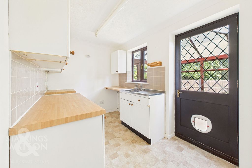 Property photo 3 of 23