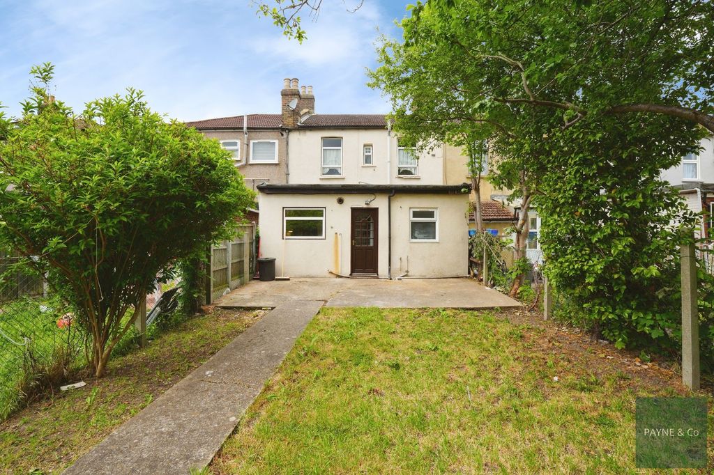 Property photo 2 of 19