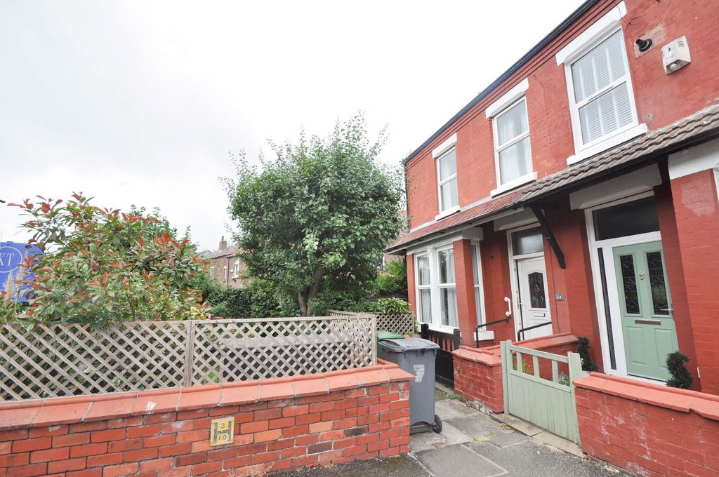 Property photo 1 of 32