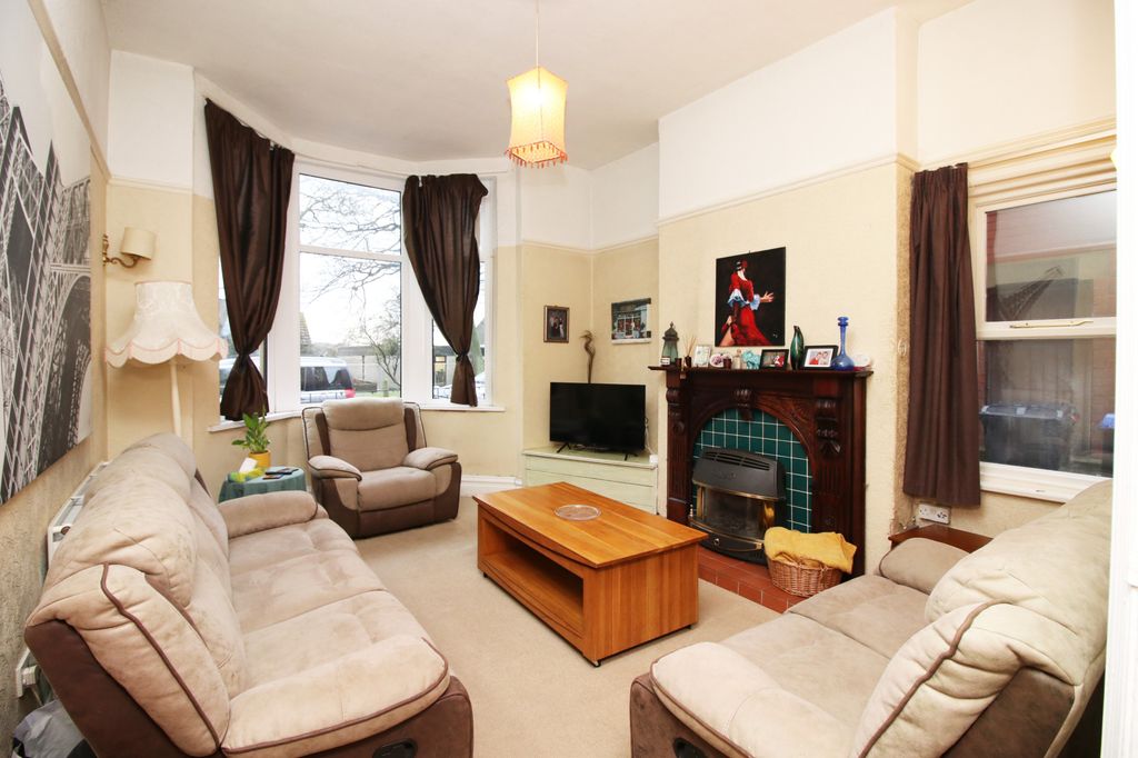 Property photo 1 of 28