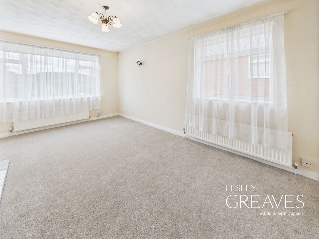 Property photo 2 of 18 Living Room