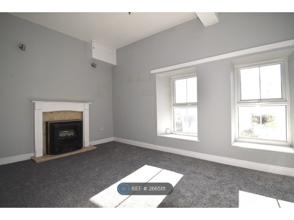 Property photo 2 of 10 Living Room