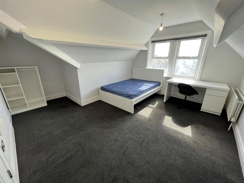 Property photo 2 of 10 25.Jpg