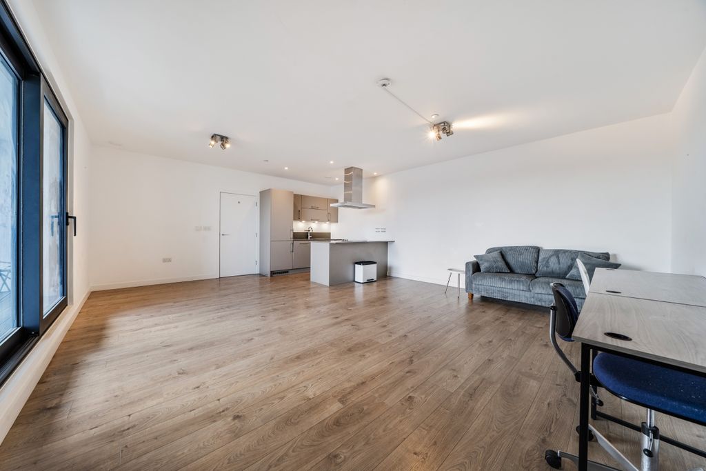 Property photo 2 of 15 1511298-11-6A96c3...
