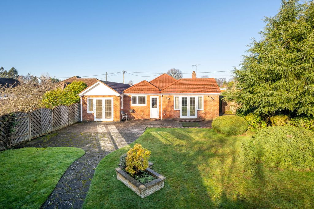 Property photo 2 of 27