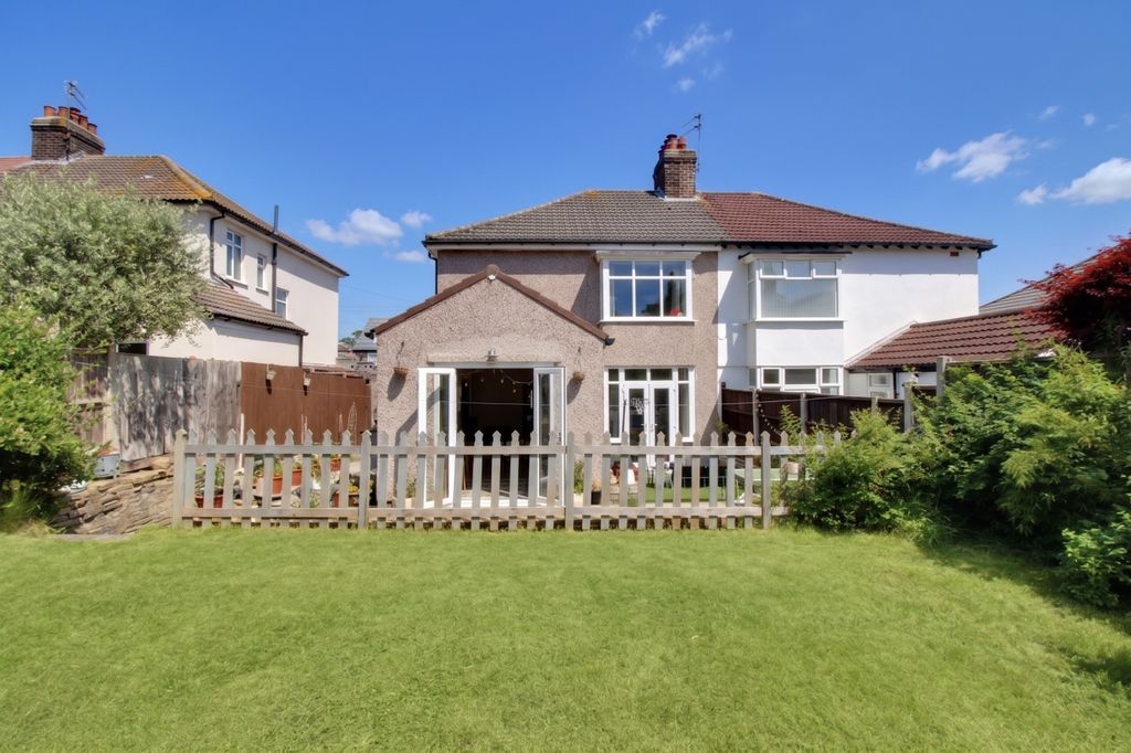 Property photo 2 of 15