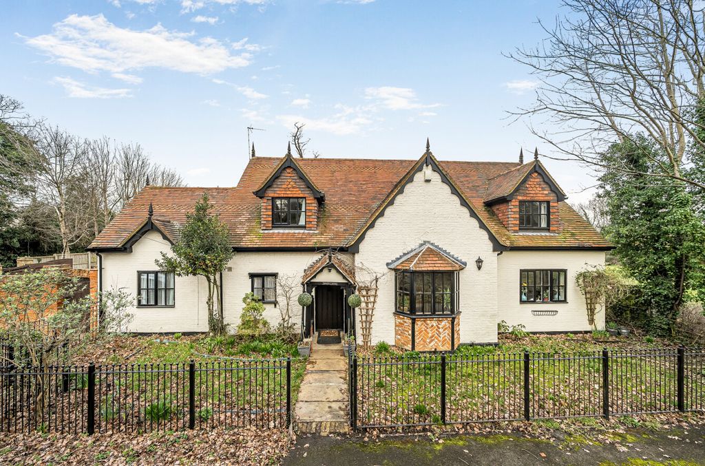 Property photo 1 of 26 1411328-3-698F6Fe...