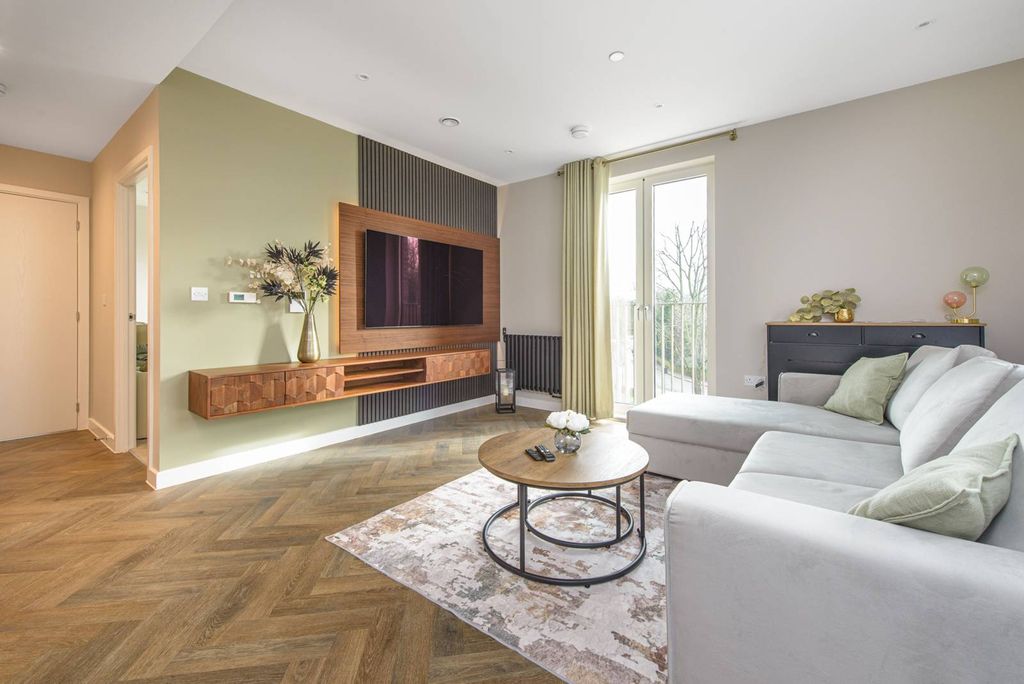 Property photo 2 of 11