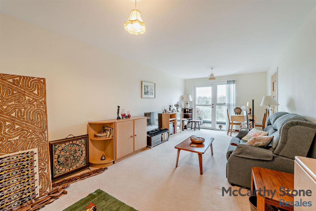 Property photo 3 of 15 Living Room