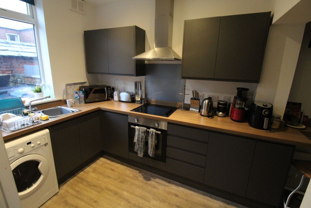 Property photo 2 of 5