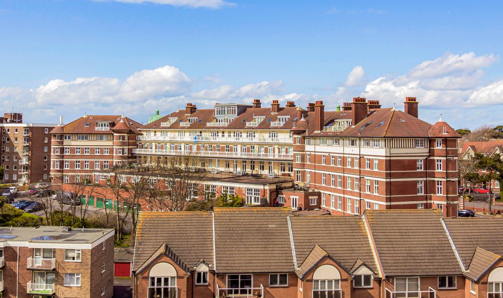 Property photo 2 of 21