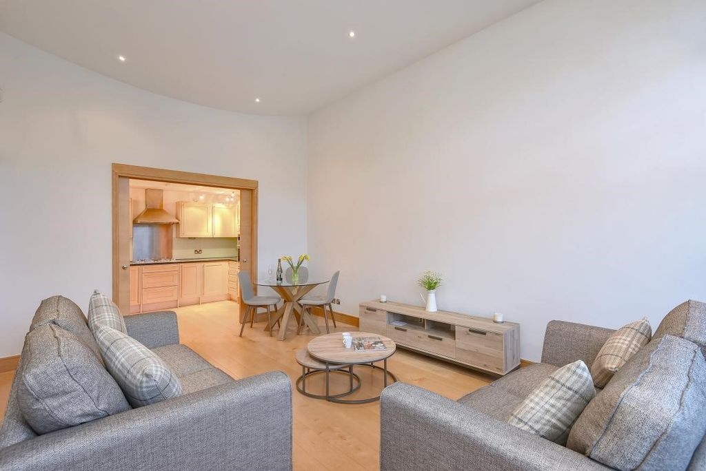 Additional image 4 of 2 bed flat for salePark Row, Bristol BS1