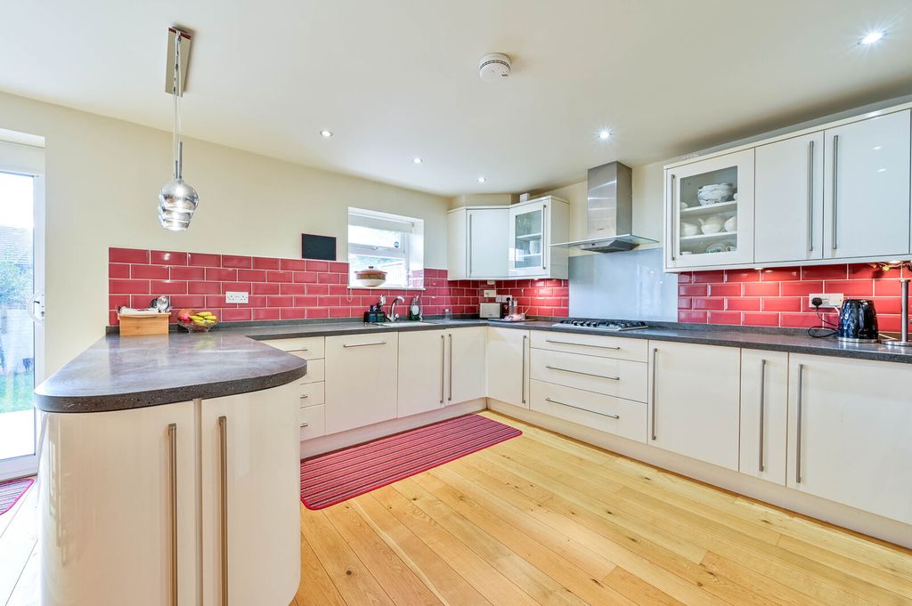 Property photo 1 of 16