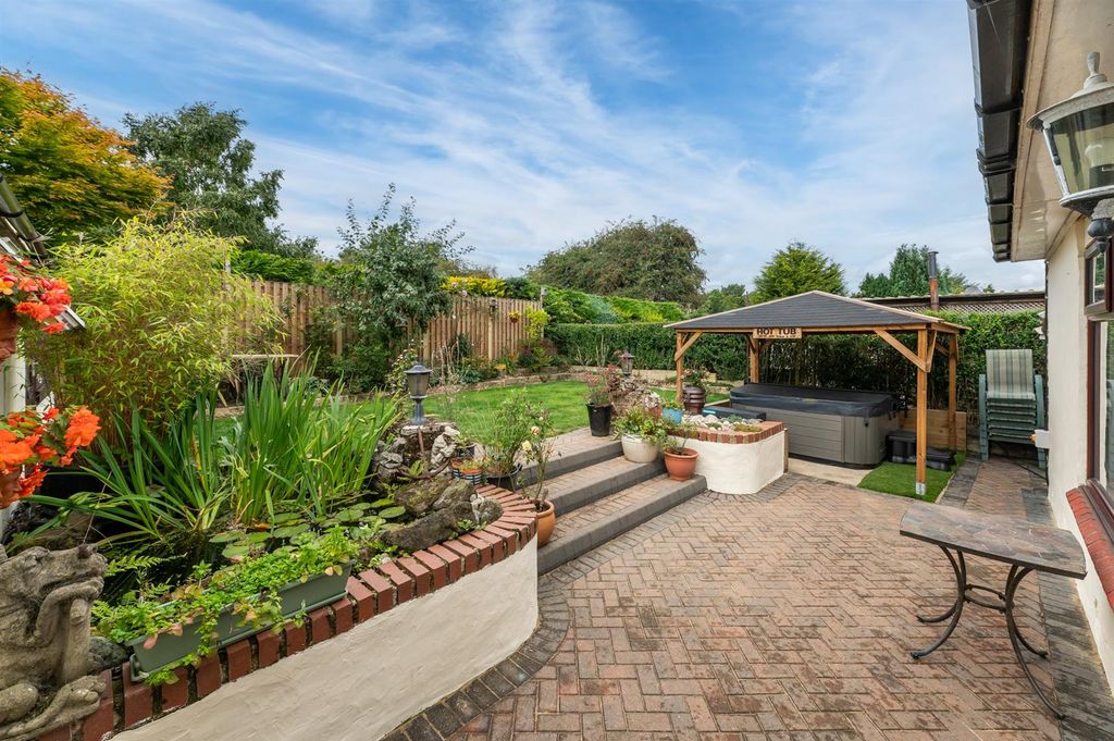 Property photo 2 of 22 Rear Garden &amp; Hot Tub
