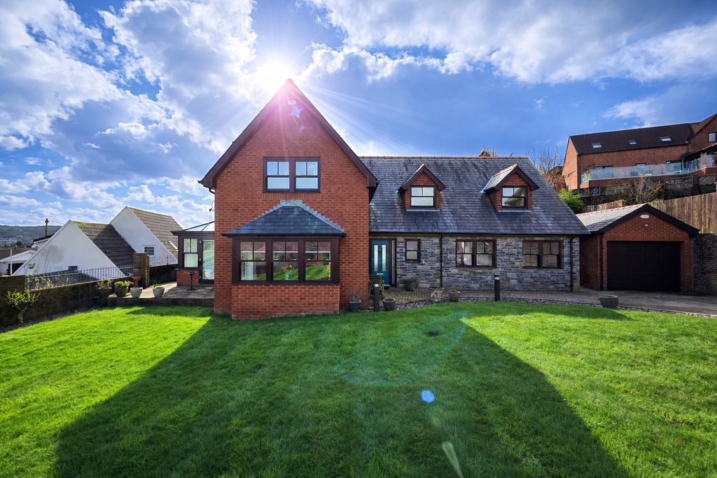 Property photo 1 of 73 Photo 86