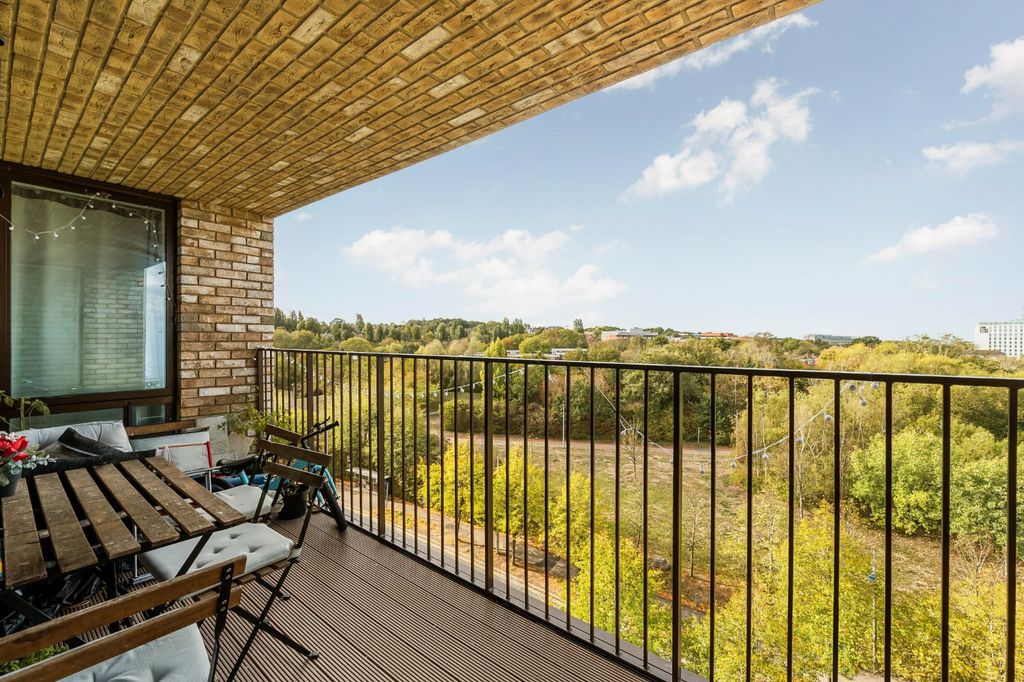 Property photo 1 of 12 Terrace