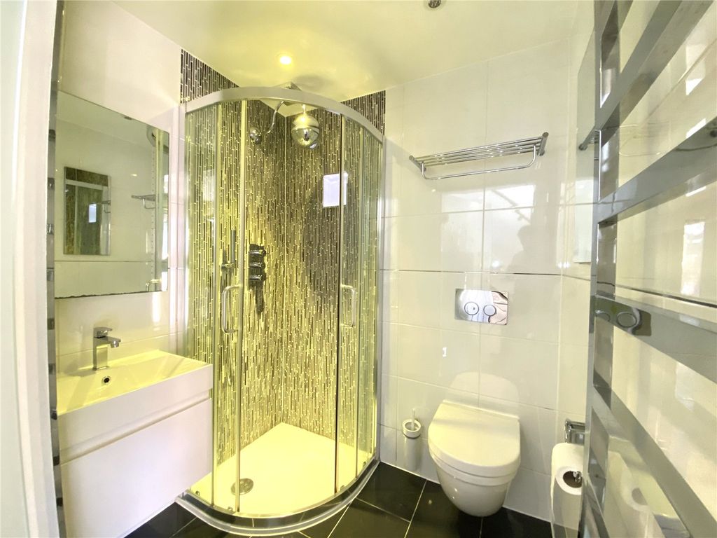 Property photo 3 of 19 Picture No. 08