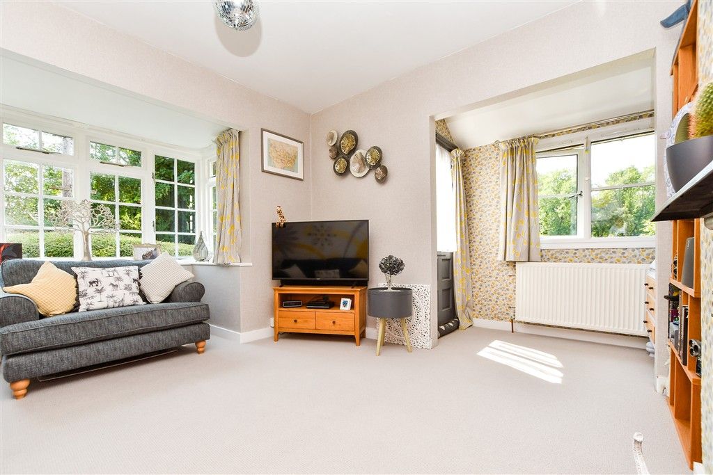 Property photo 2 of 20 Sitting Area