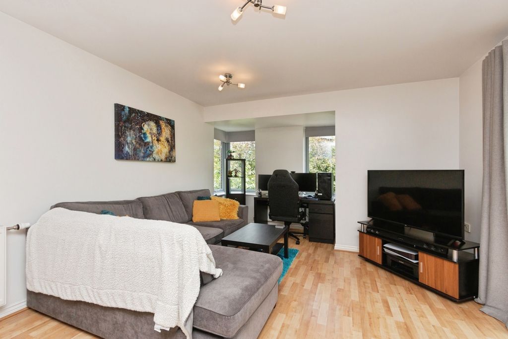 Property photo 2 of 8 Photo