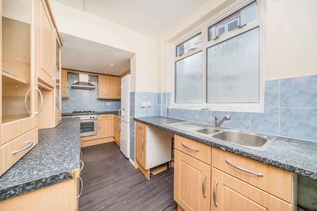 Property photo 3 of 6