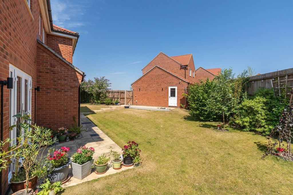 Property photo 2 of 29