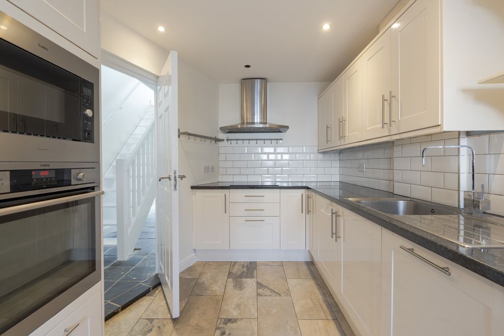 Property photo 3 of 13 Kitchen