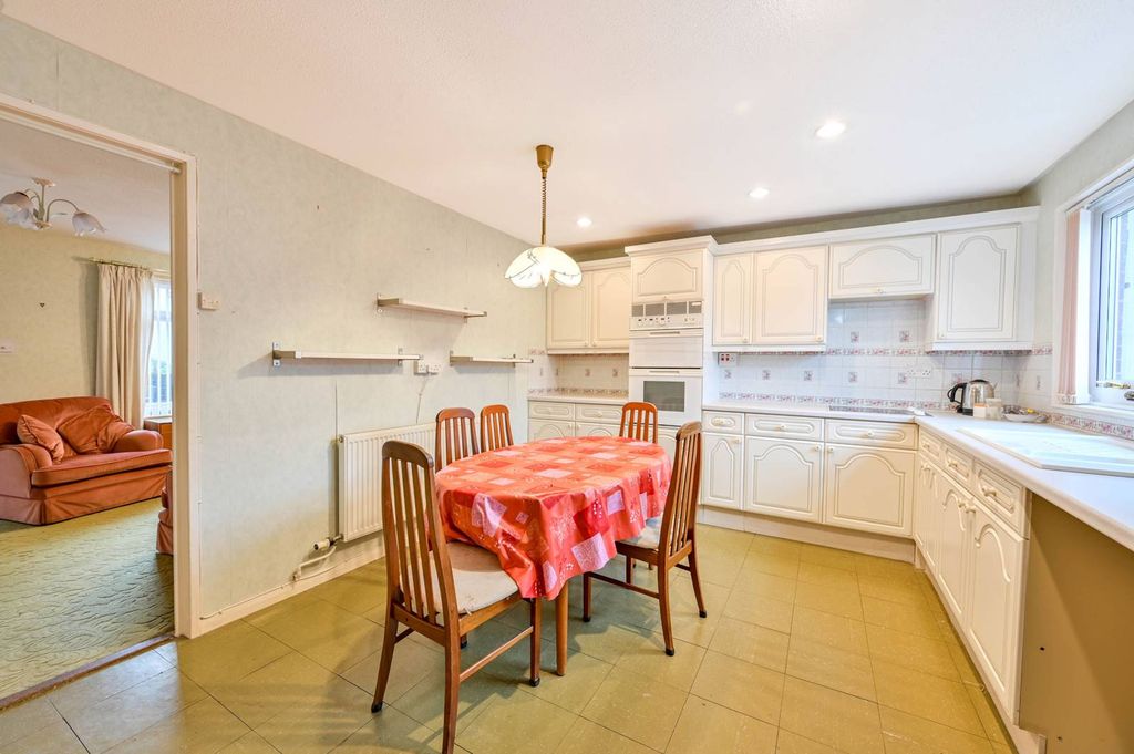 Property photo 3 of 11