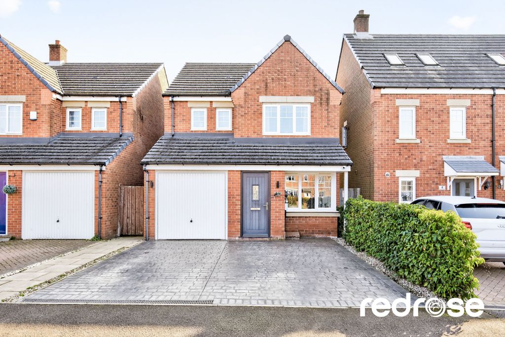 Property photo 1 of 19 Web_3 Ferndown Ave-01-2500Px (1)