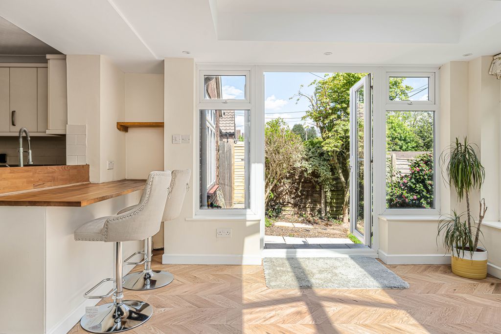 Additional image 3 of 3 bed detached bungalow for saleRiverside Close, Liss, Hampshire GU33
