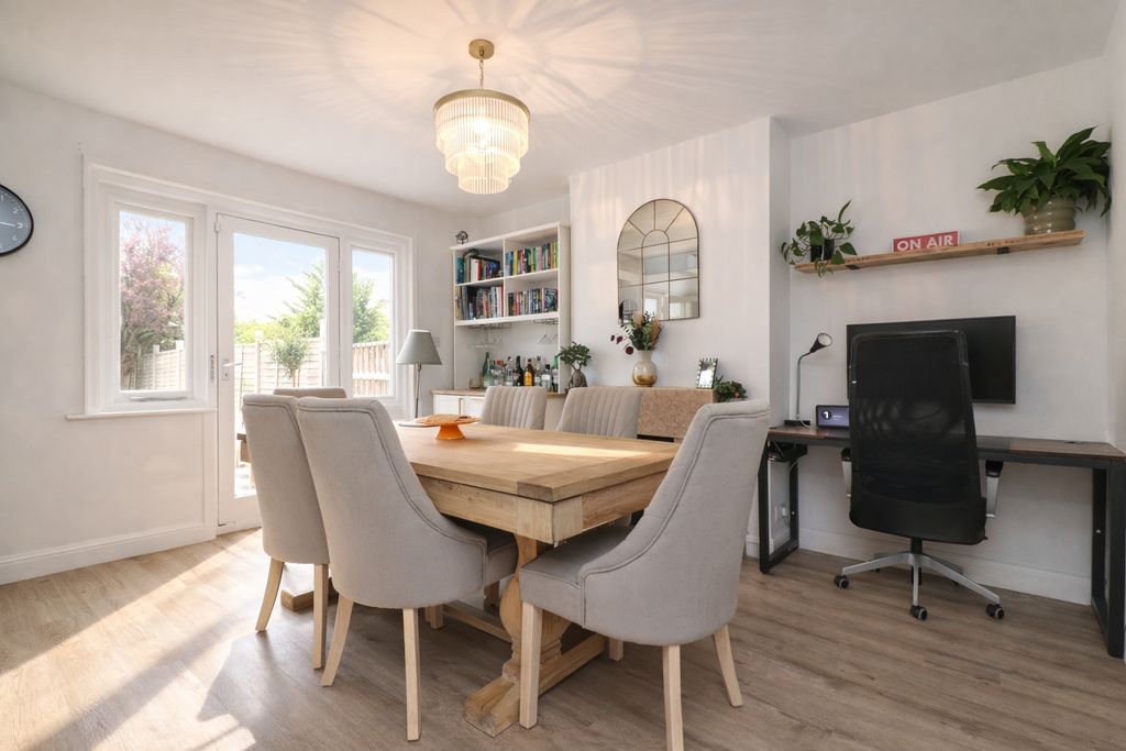 Property photo 3 of 17 Picture 3