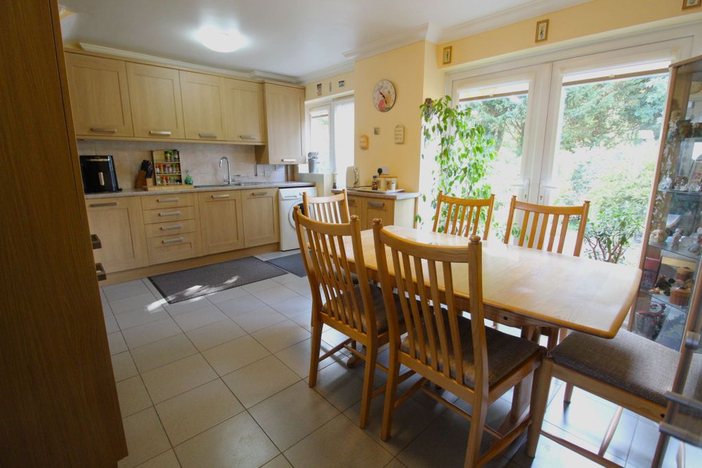 Property photo 3 of 15 Kitchen