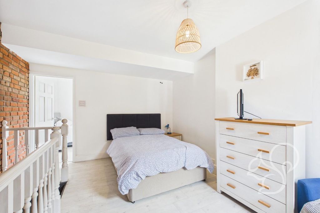 Property photo 3 of 17 Cam01659G0-Pr0485-Still003.Jpg