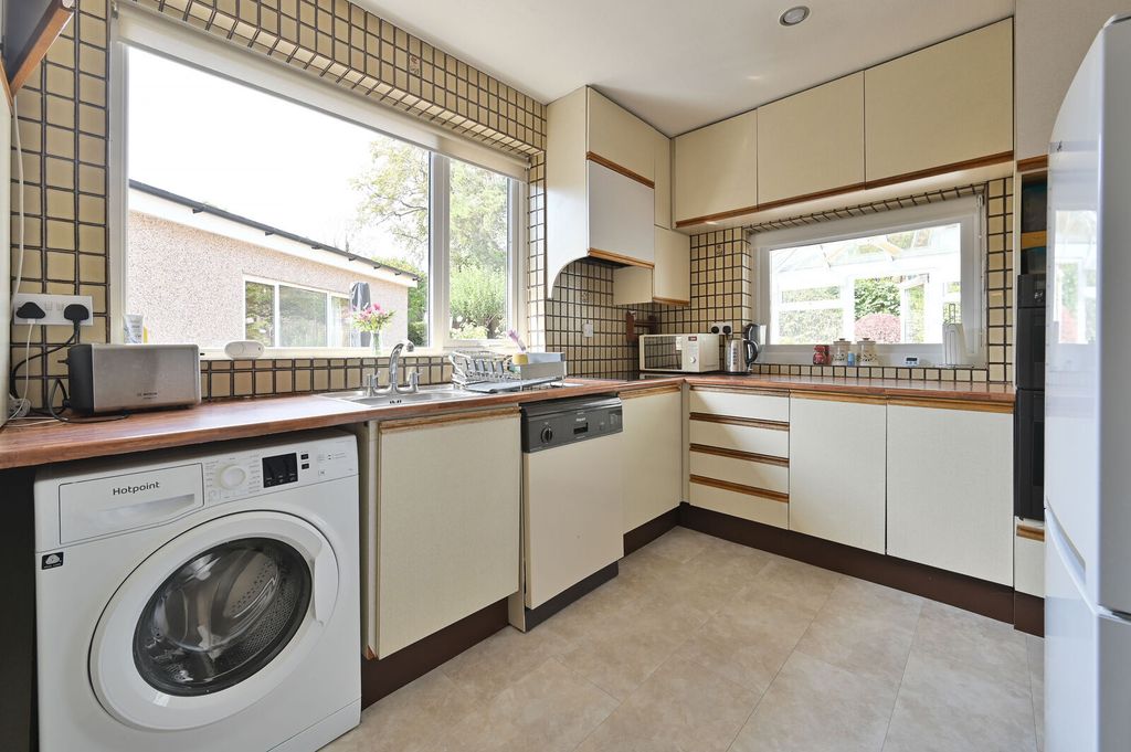 Property photo 3 of 24