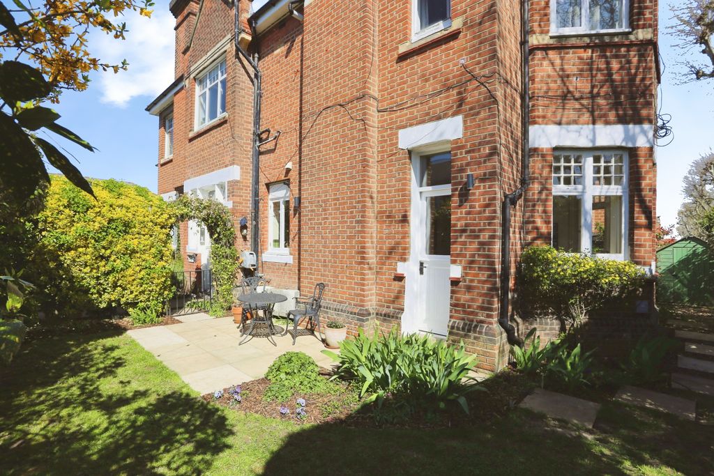 Property photo 1 of 13