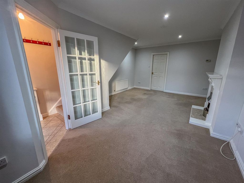 Property photo 2 of 15 21 Rosehill Mews-13.Jpg