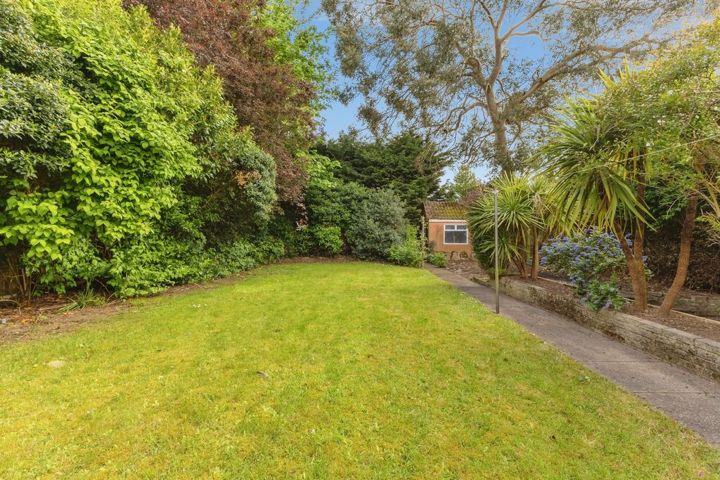 Property photo 3 of 26