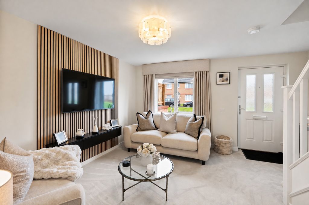 Property photo 2 of 18 5676613