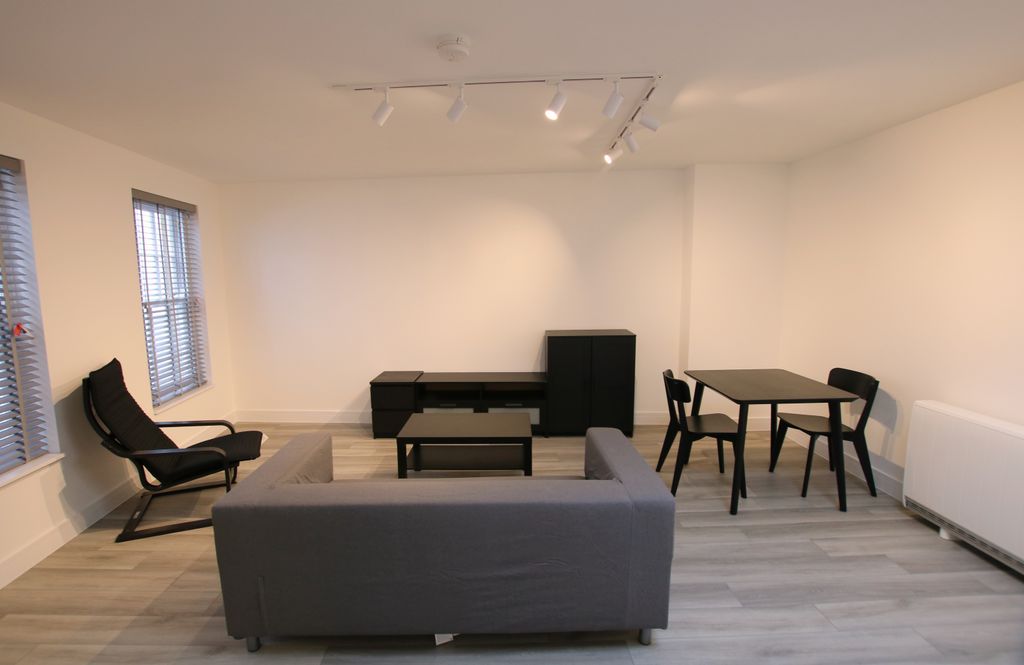 Property photo 2 of 8 7