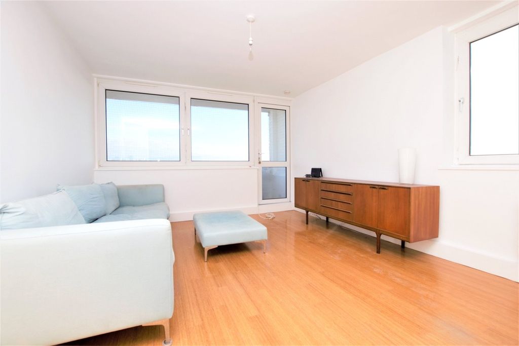 Property photo 2 of 12 Picture No. 24