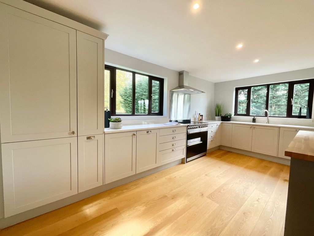 Property photo 2 of 26