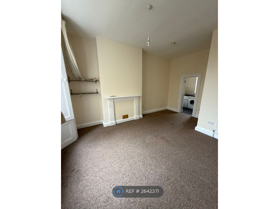 Property photo 3 of 13 Bedroom/Living Area